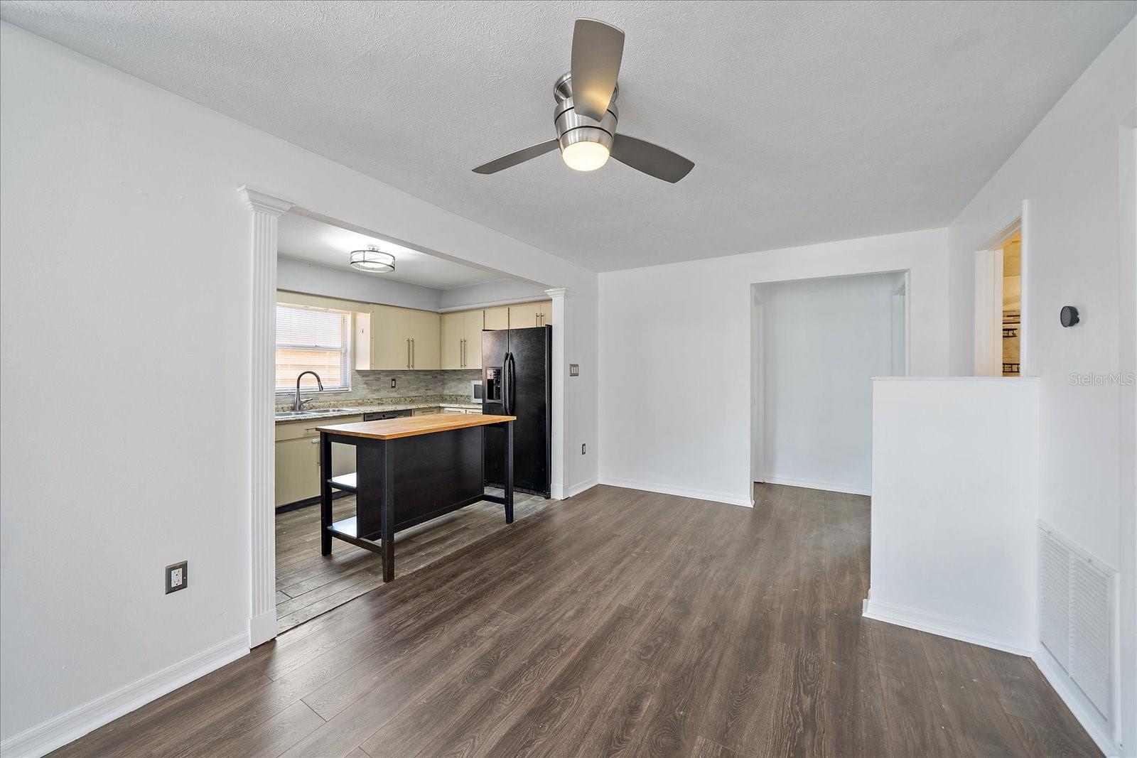 Image 5 of 21 For 2619 Robinson Avenue