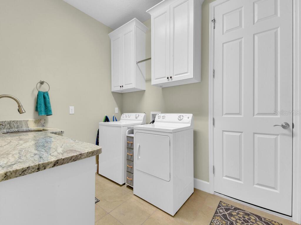 Image 25 of 38 For 2749 Lambay Court
