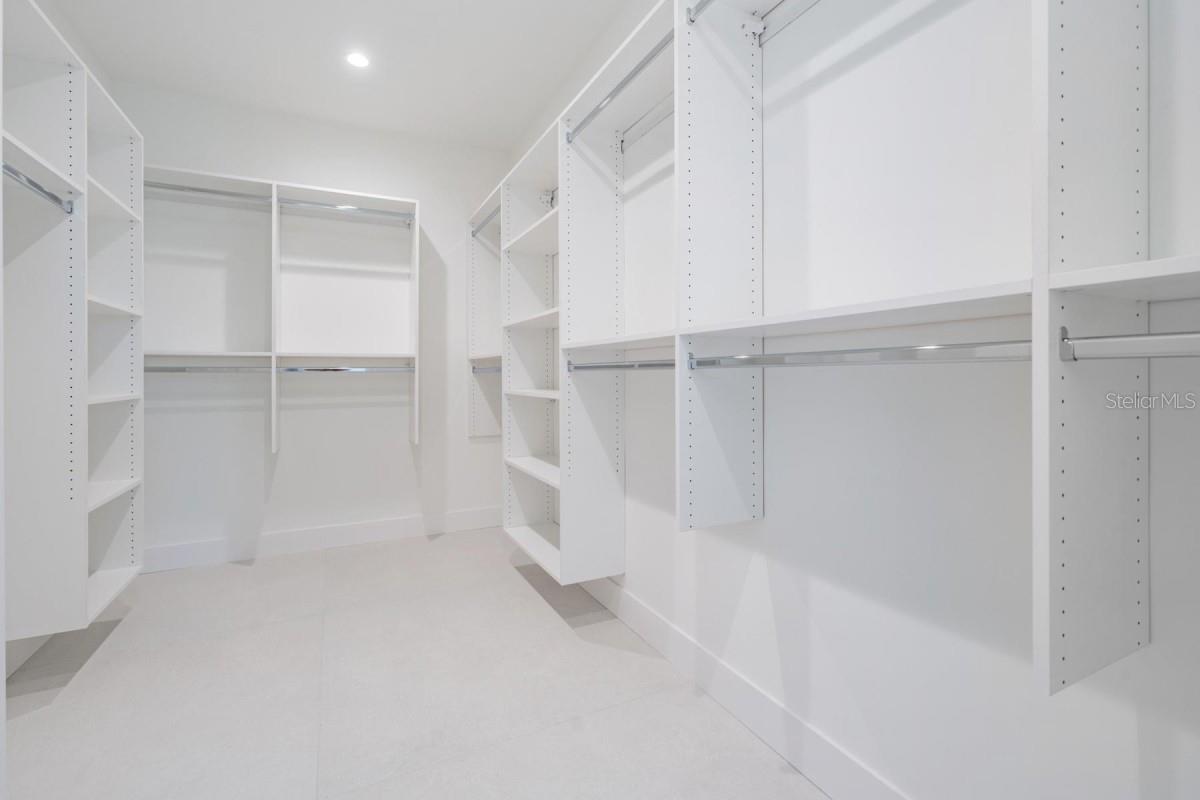Image 18 of 24 For 2910 Aileen Street