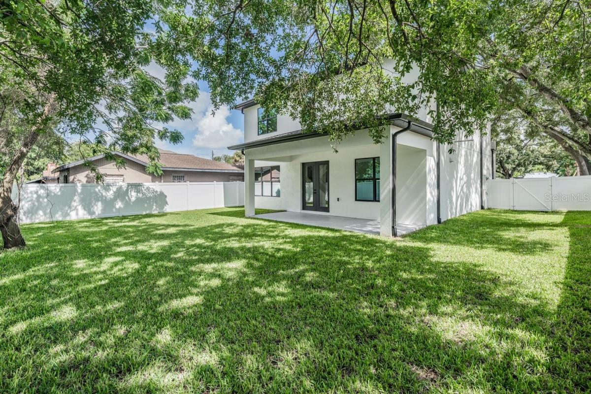 Image 3 of 24 For 2910 Aileen Street