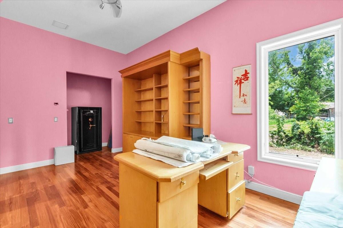 Image 14 of 42 For 4105 37th Street E