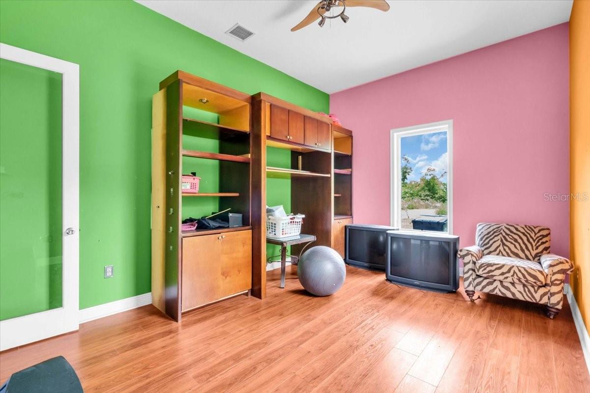 Image 16 of 42 For 4105 37th Street E