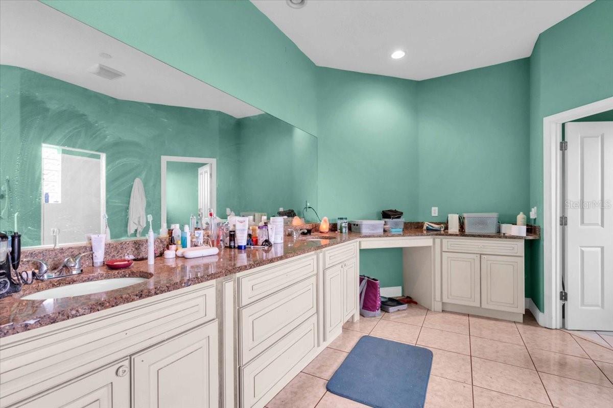 Image 26 of 42 For 4105 37th Street E