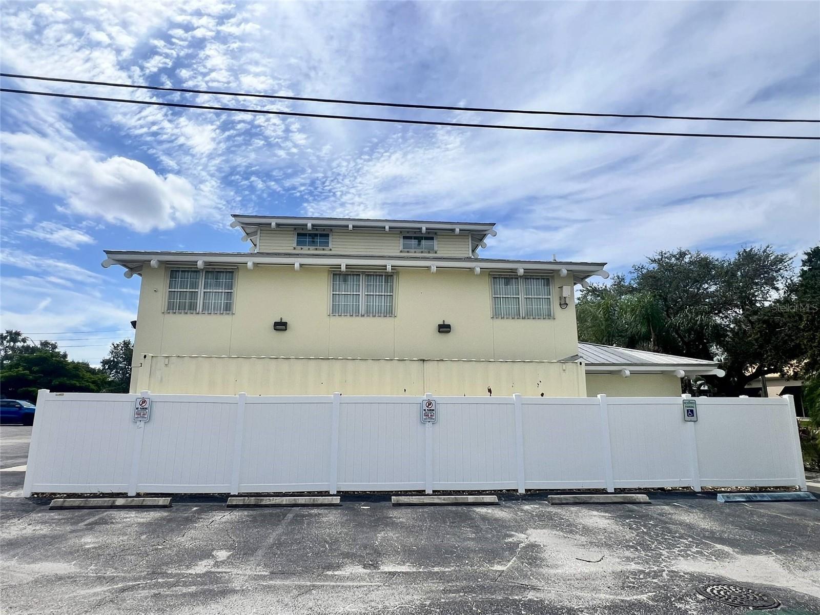 Image 10 of 58 For 525 8th Street W