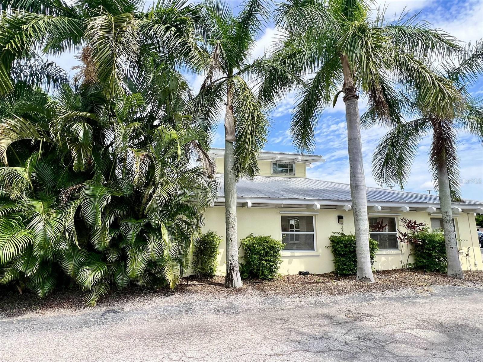 Image 12 of 58 For 525 8th Street W