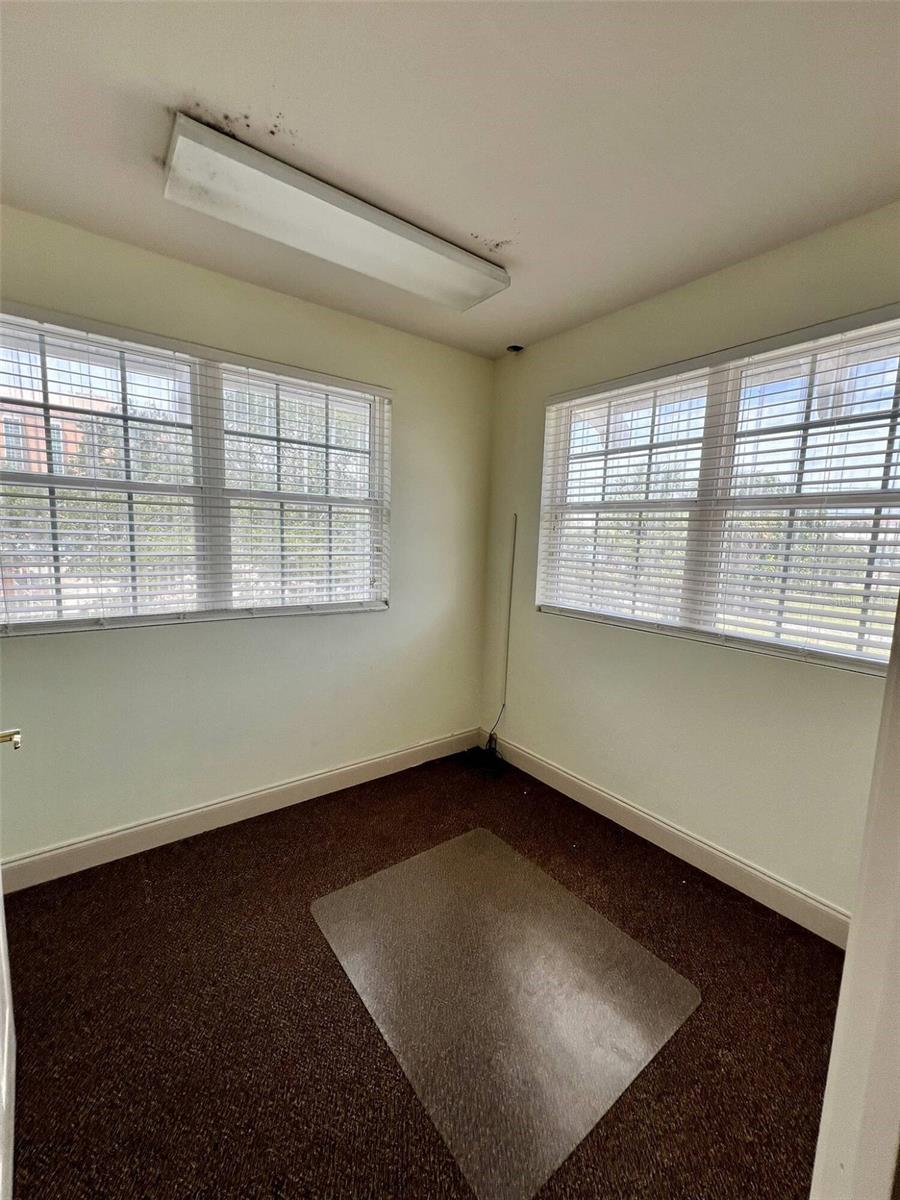 Image 23 of 58 For 525 8th Street W