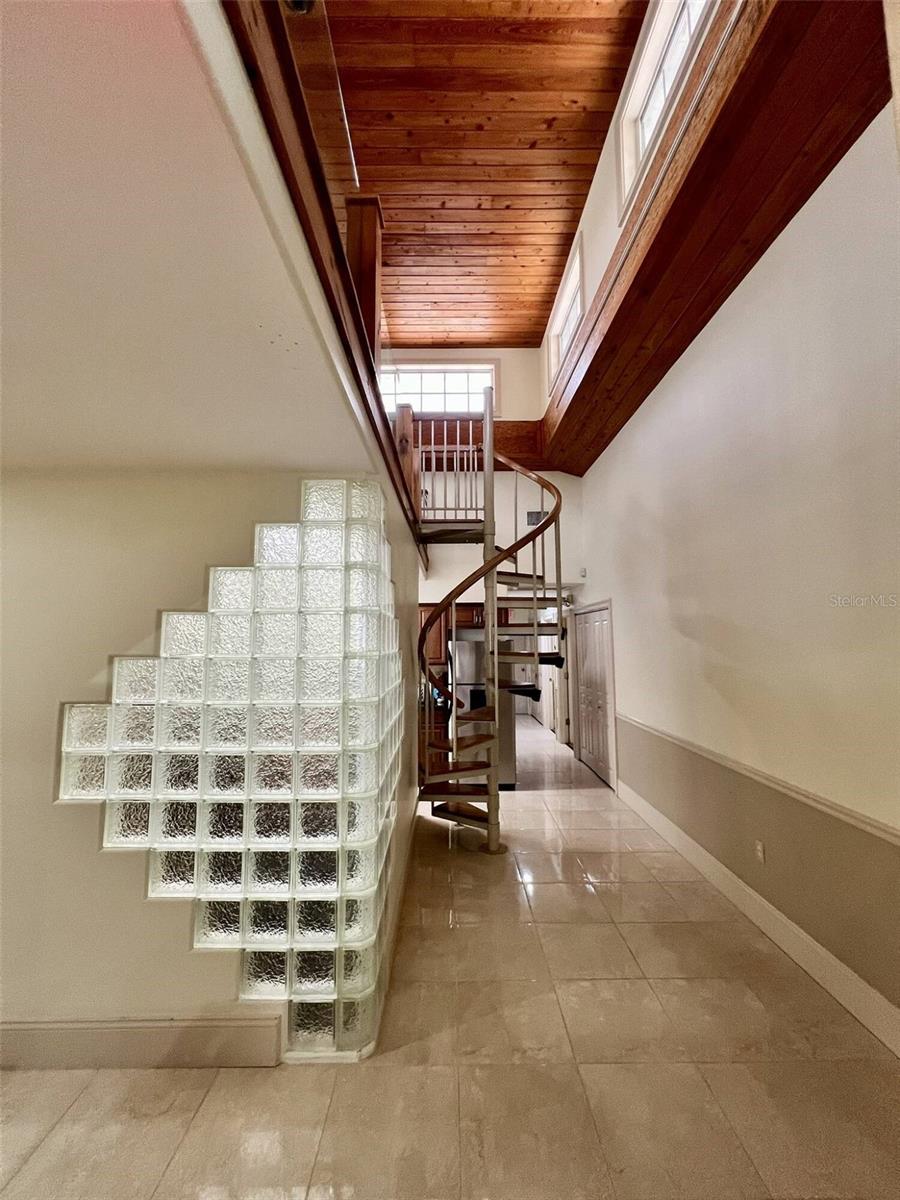 Image 36 of 58 For 525 8th Street W