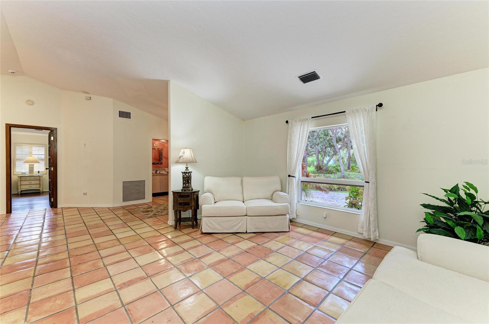 Image 16 of 68 For 3217 Oak Grove Drive