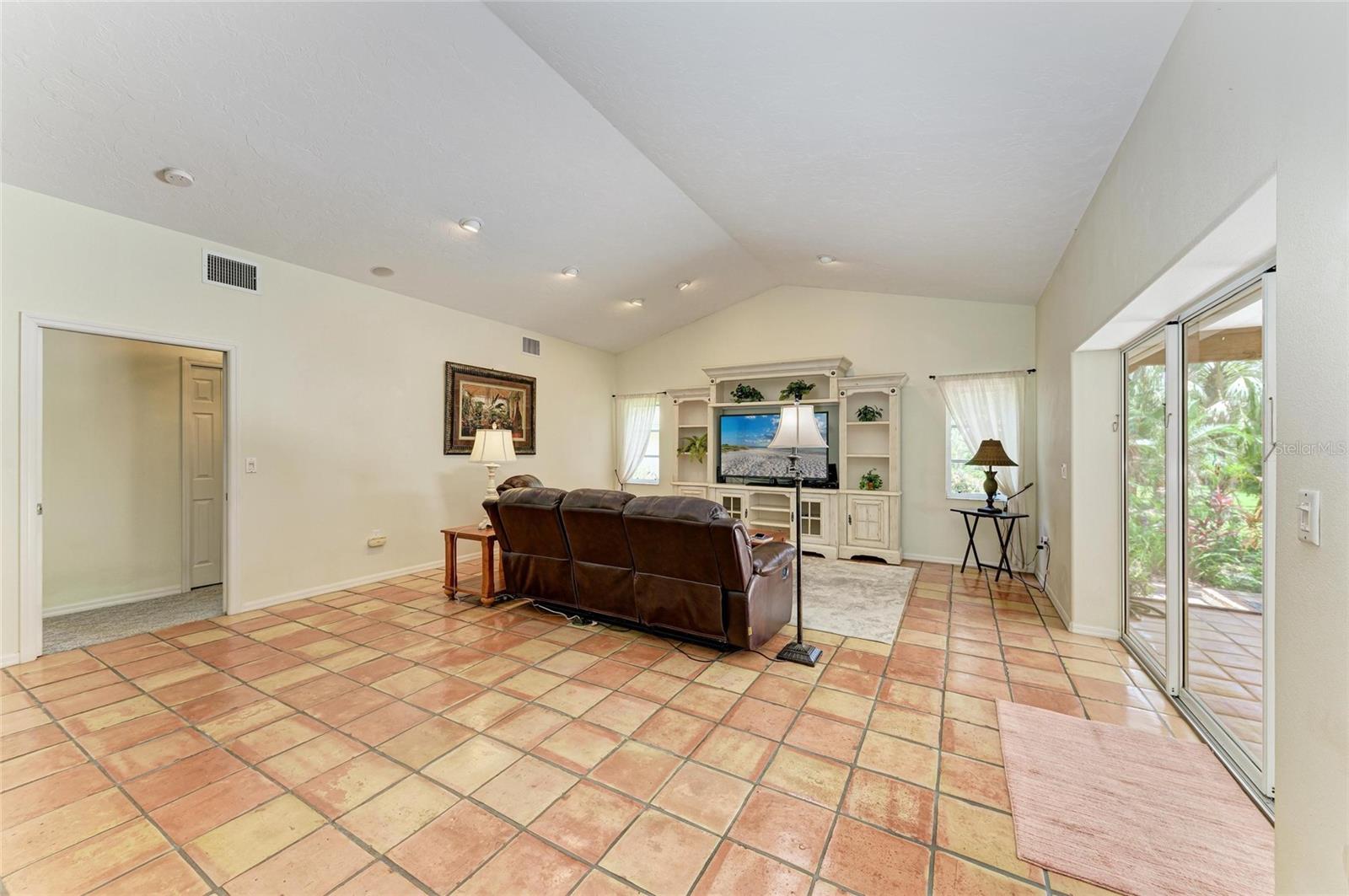 Image 26 of 68 For 3217 Oak Grove Drive