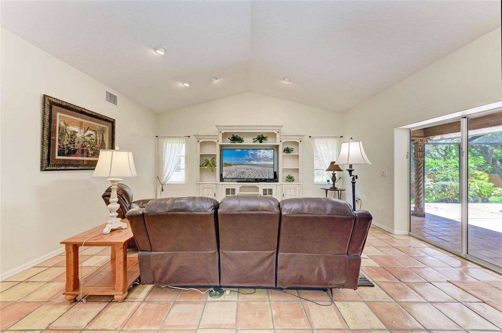 Image 27 of 68 For 3217 Oak Grove Drive