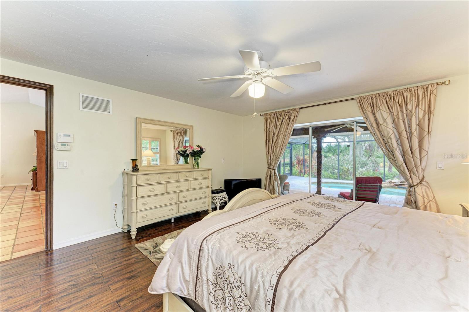 Image 32 of 68 For 3217 Oak Grove Drive