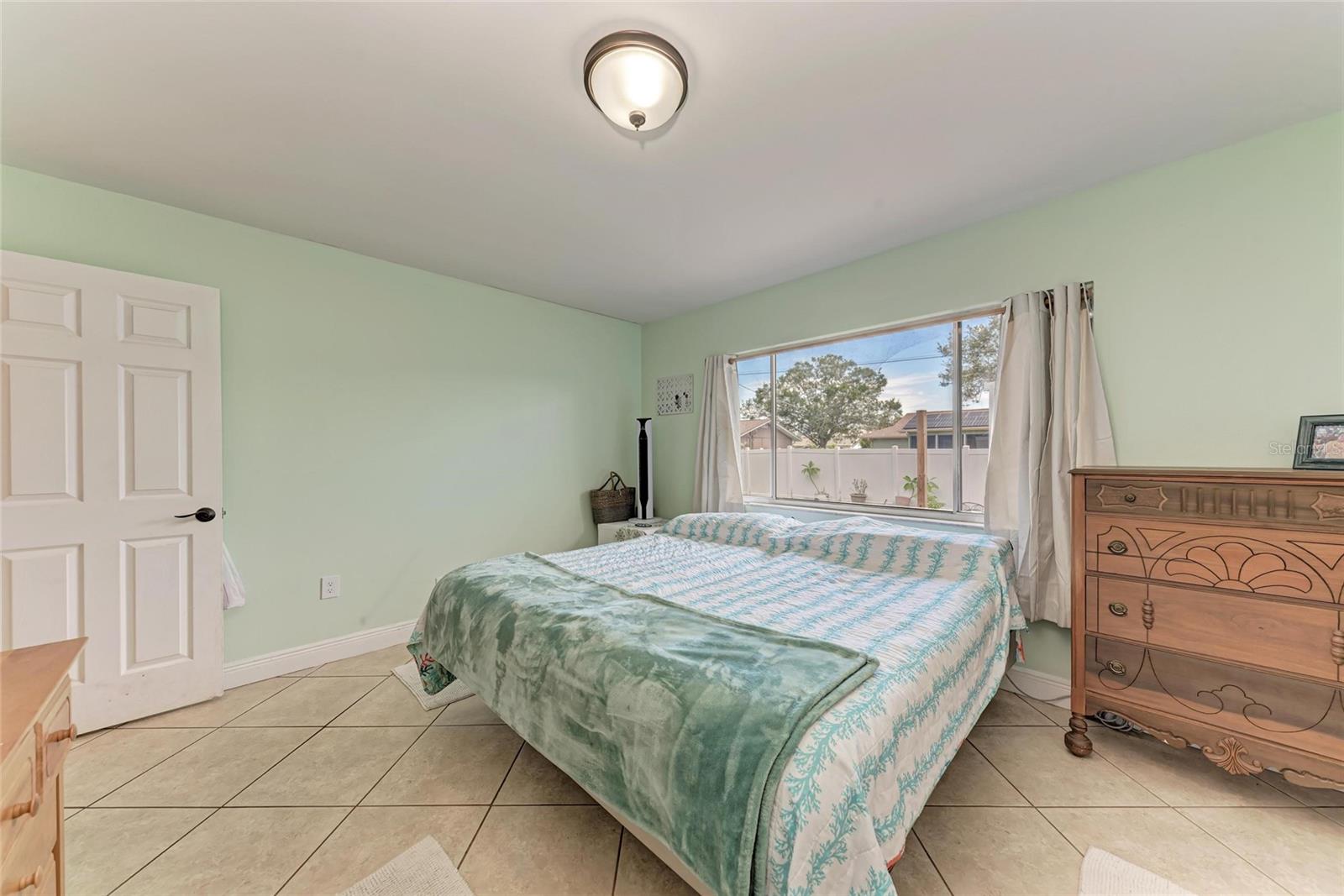 Image 16 of 29 For 2406 15th Street W