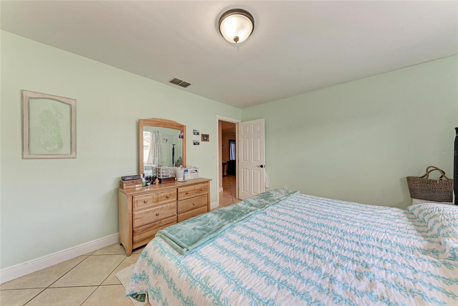 Image 18 of 29 For 2406 15th Street W