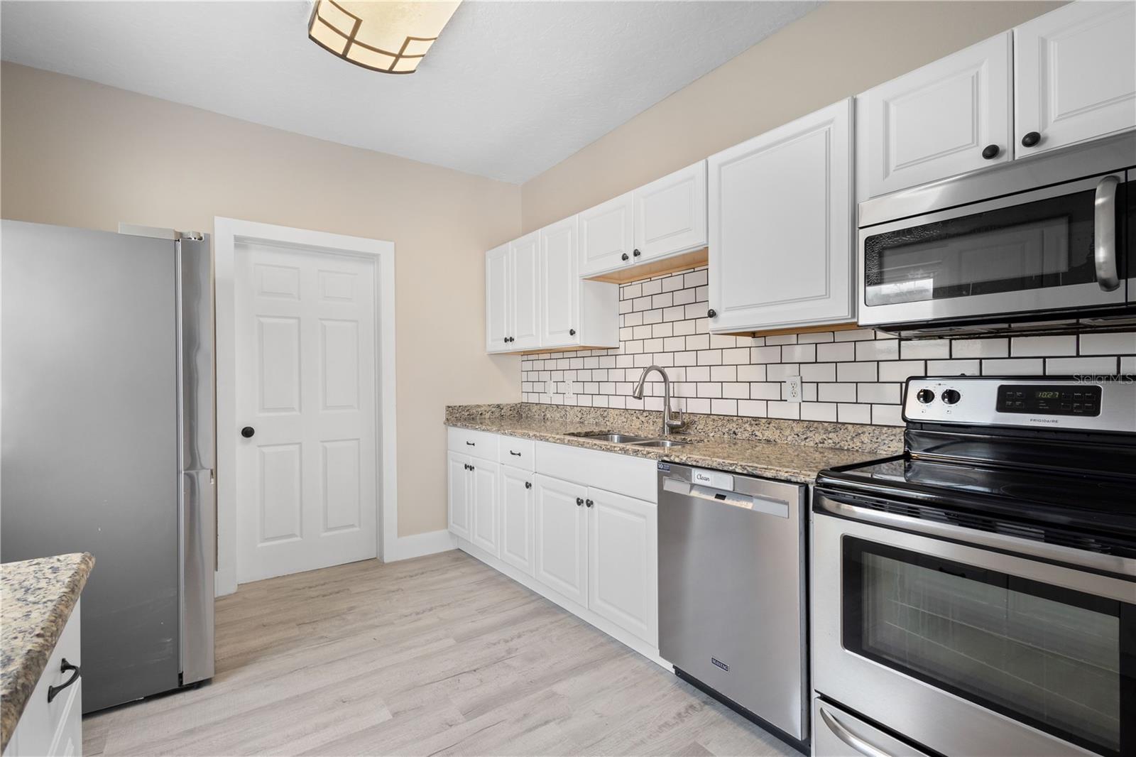 Image 11 of 28 For 719 22nd Street W