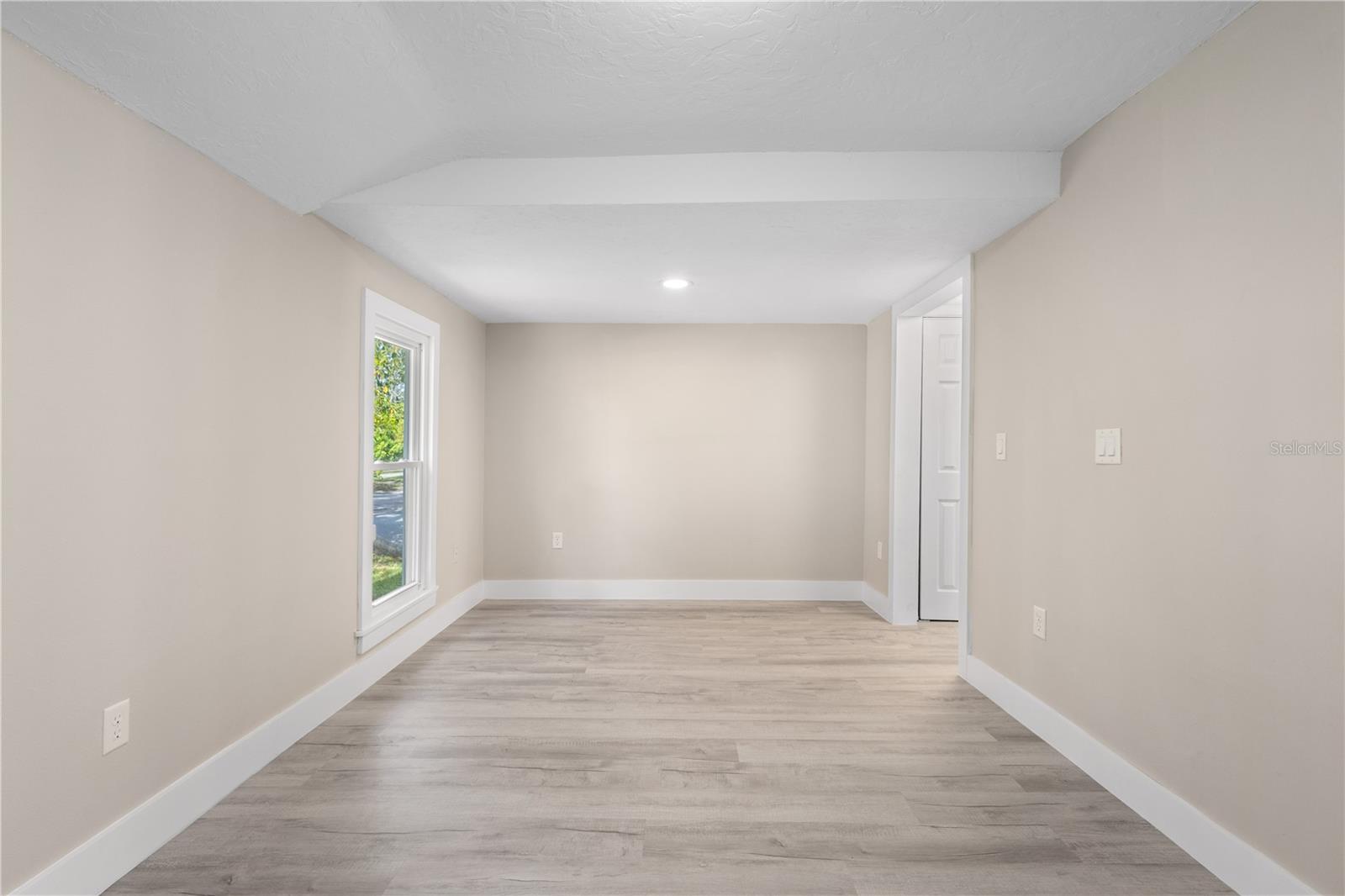 Image 12 of 28 For 719 22nd Street W