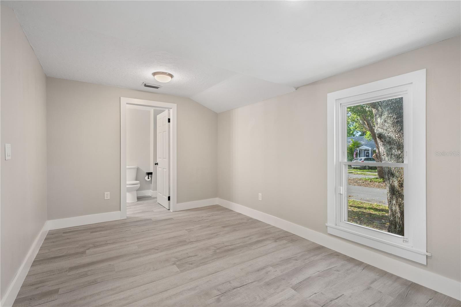 Image 13 of 28 For 719 22nd Street W