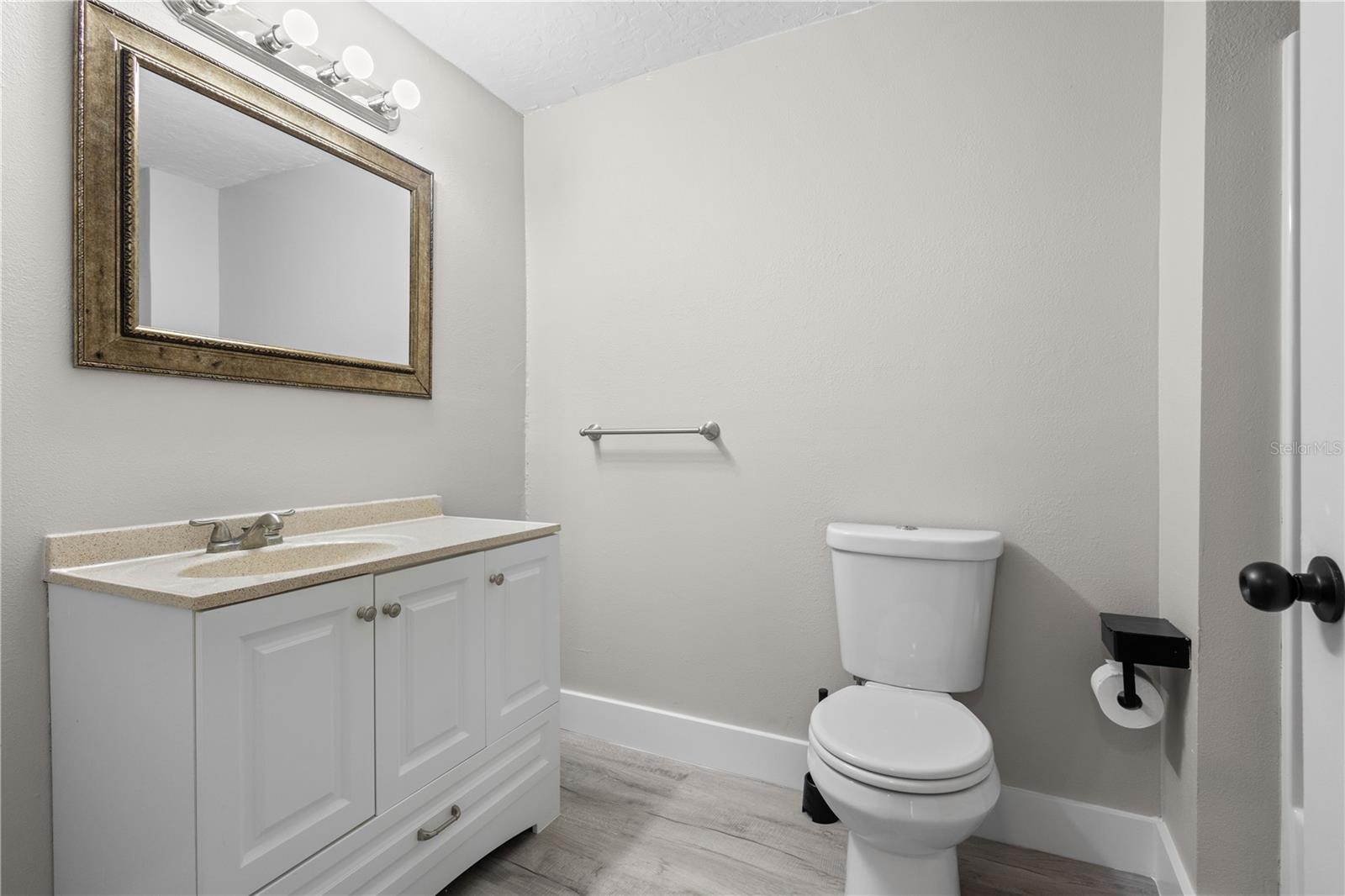 Image 14 of 28 For 719 22nd Street W