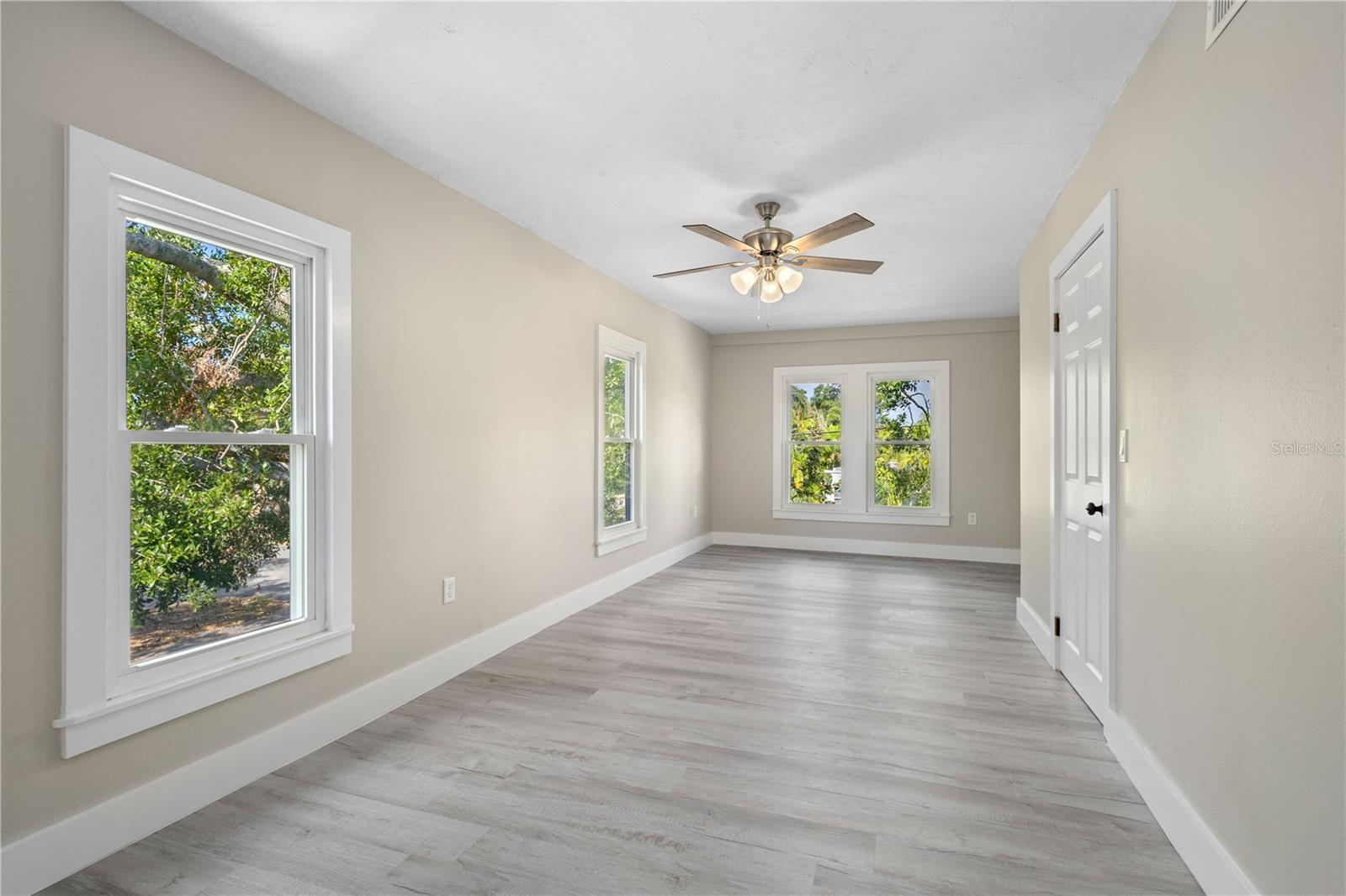 Image 17 of 28 For 719 22nd Street W