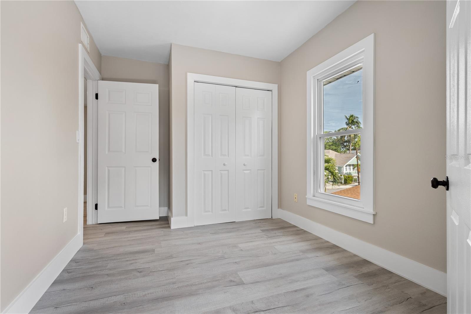 Image 21 of 28 For 719 22nd Street W
