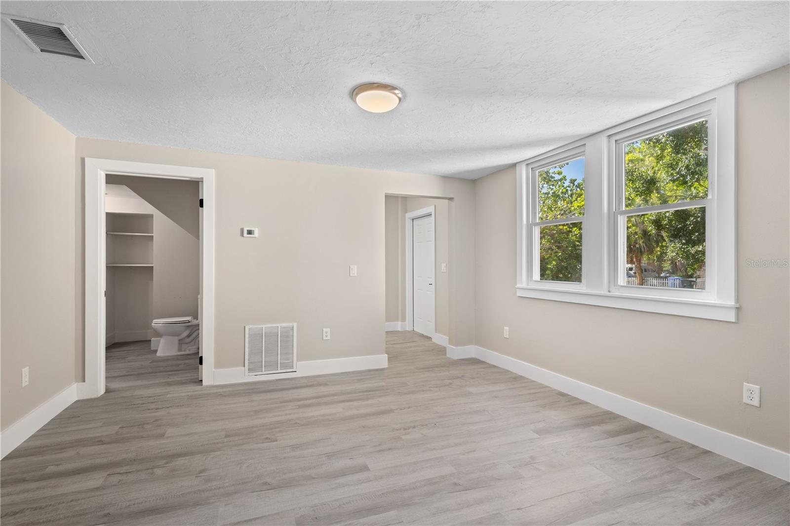 Image 24 of 28 For 719 22nd Street W