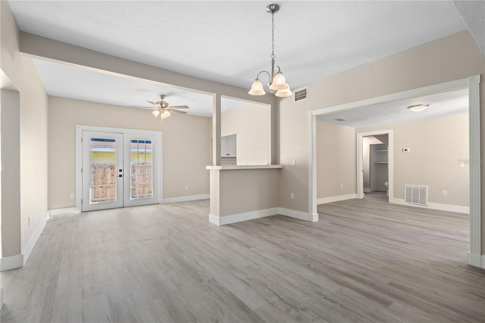 Image 4 of 28 For 719 22nd Street W