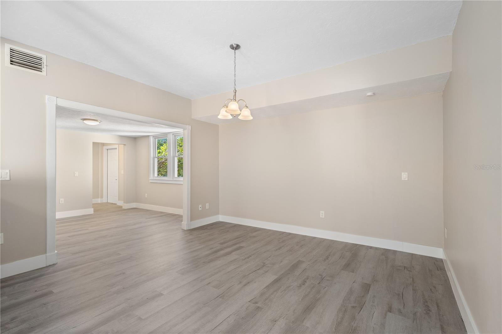Image 5 of 28 For 719 22nd Street W