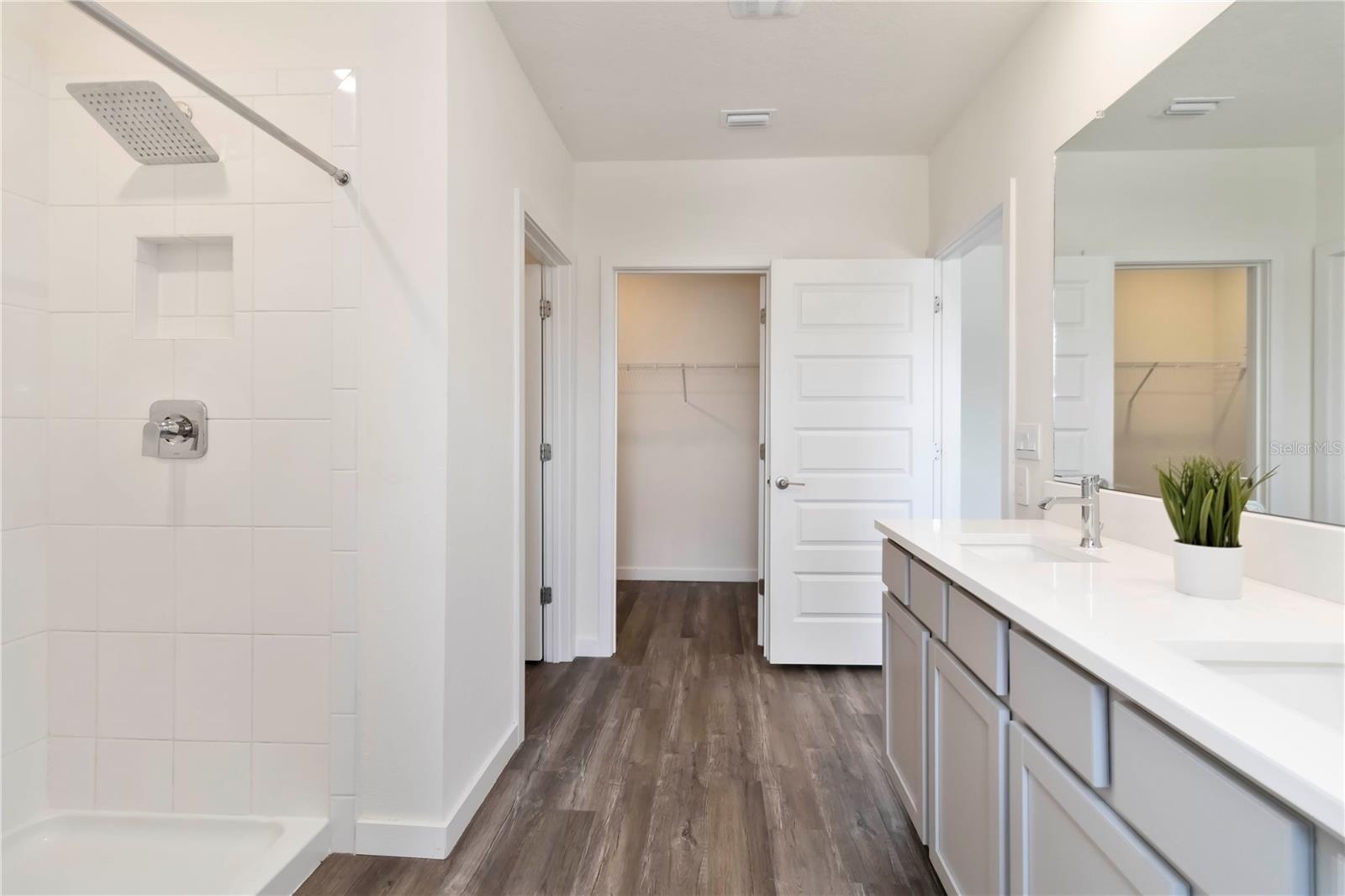 Image 16 of 100 For 17209 Barnwood Place