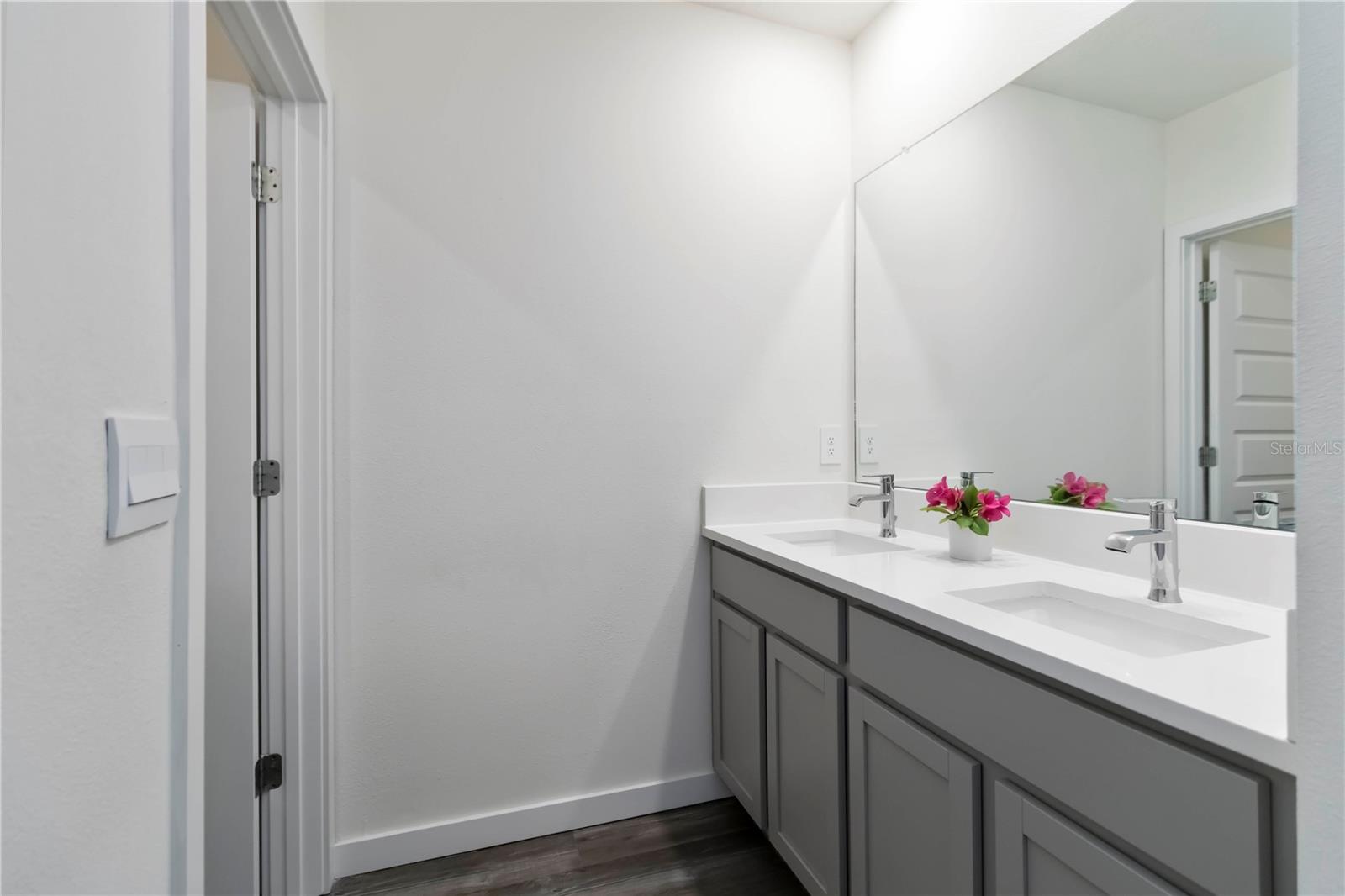Image 26 of 100 For 17209 Barnwood Place