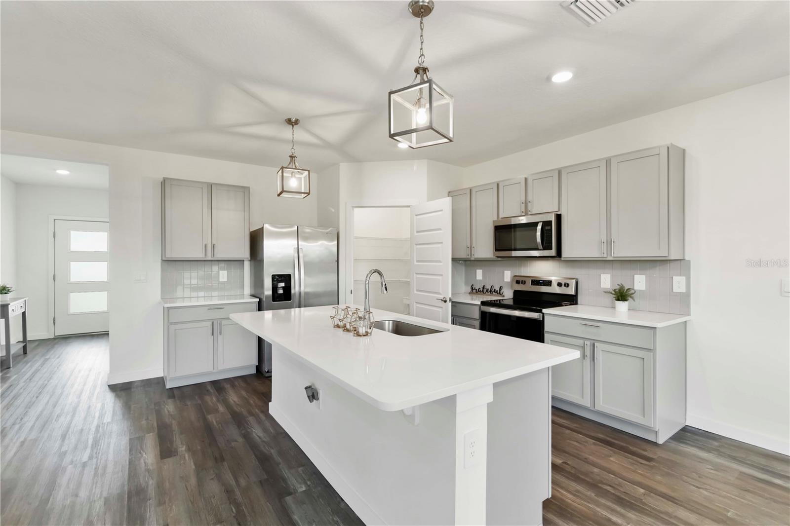 Image 6 of 100 For 17209 Barnwood Place
