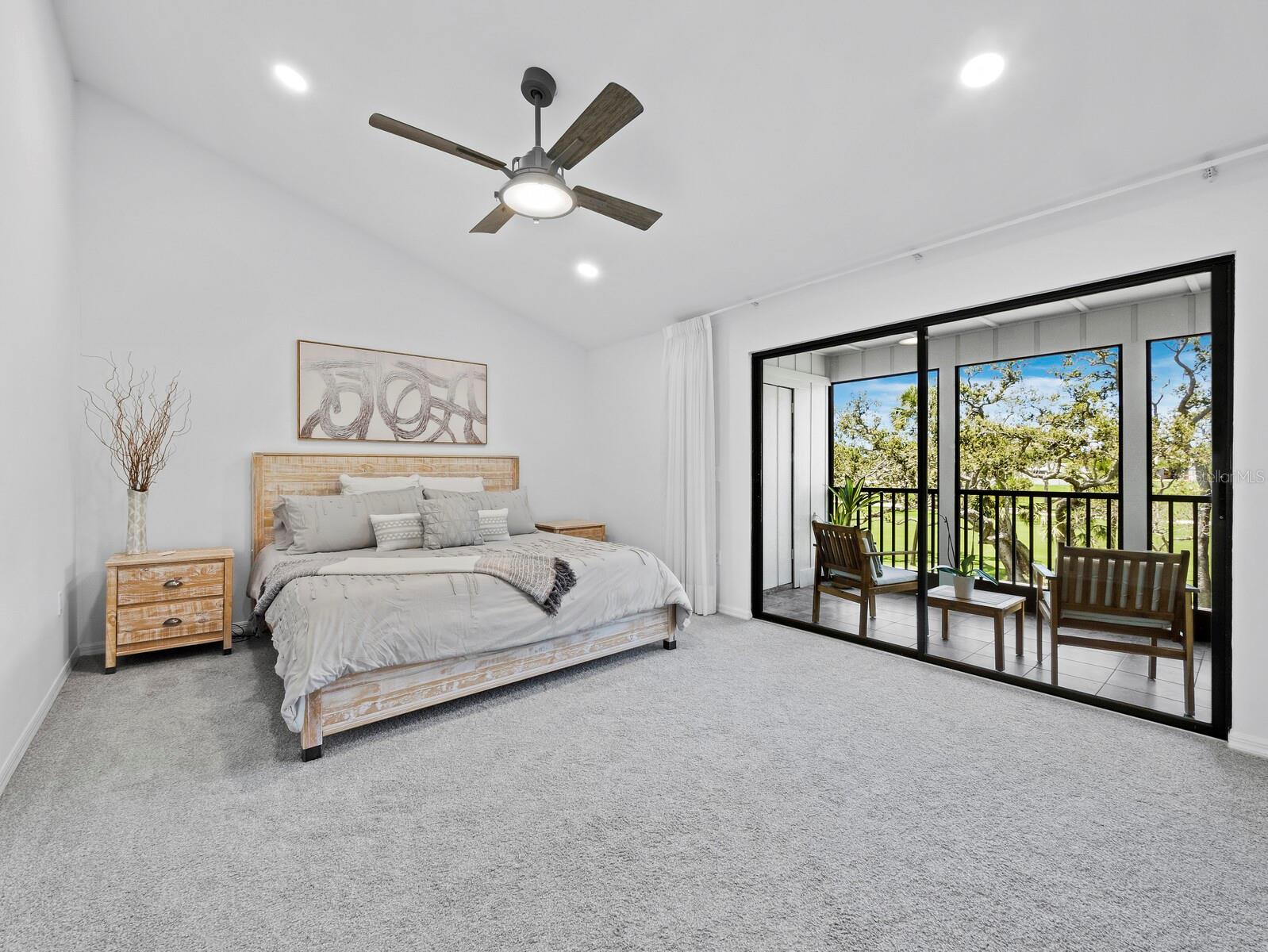 Image 17 of 57 For 2155 Harbourside Drive 804