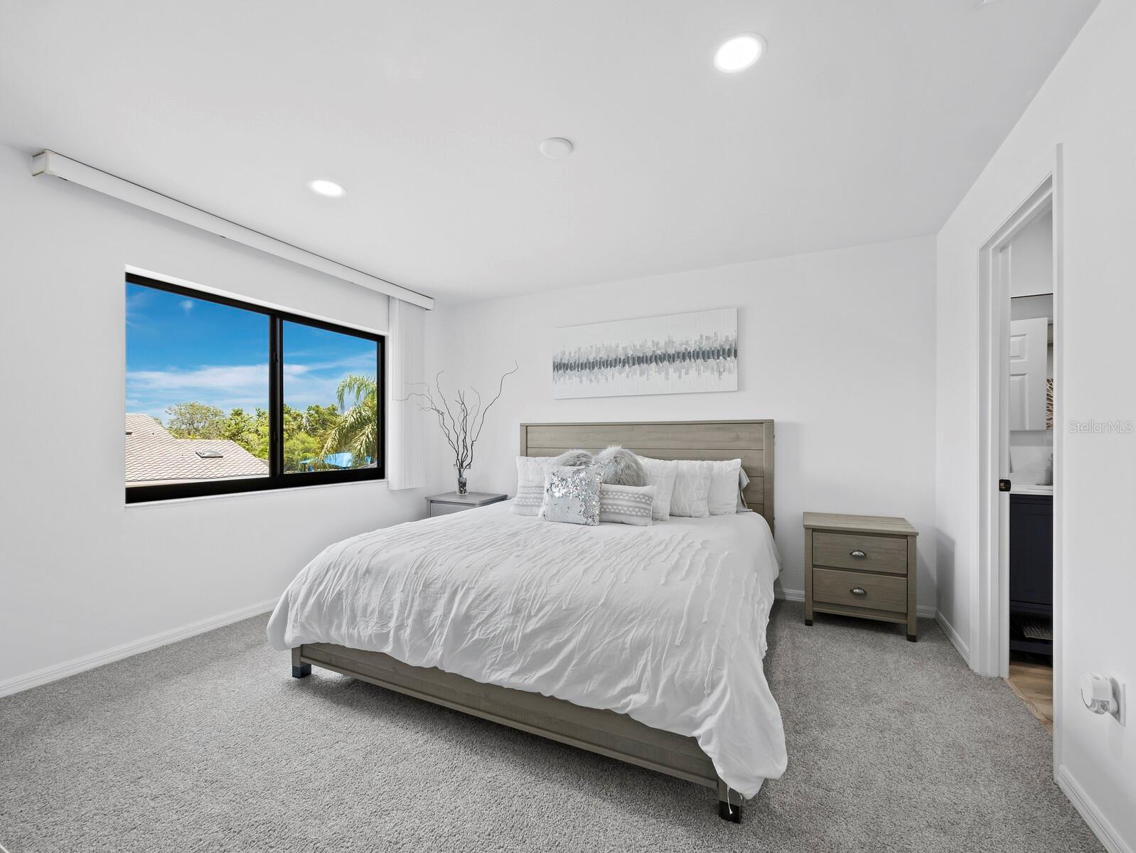 Image 22 of 57 For 2155 Harbourside Drive 804