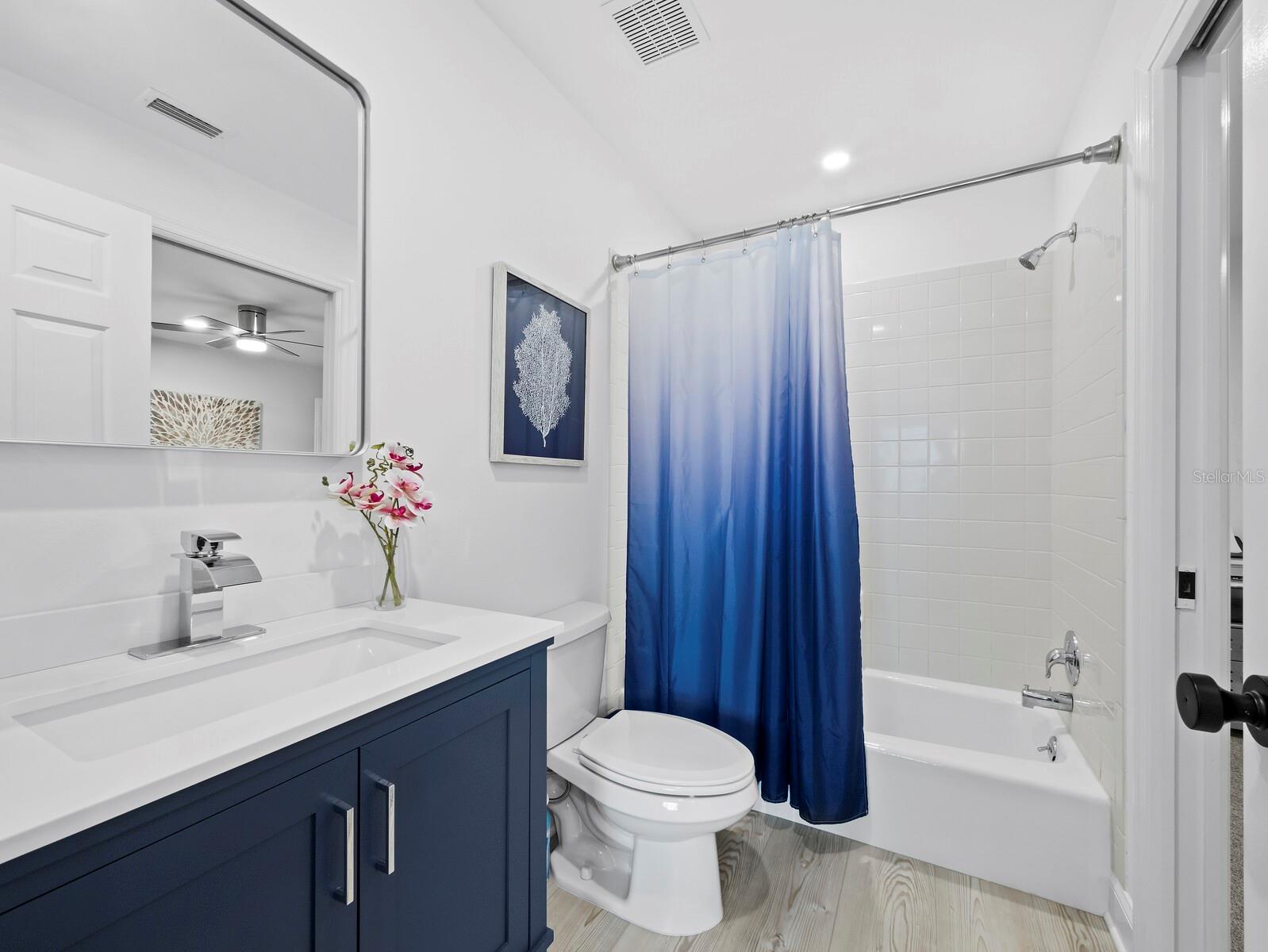 Image 23 of 57 For 2155 Harbourside Drive 804
