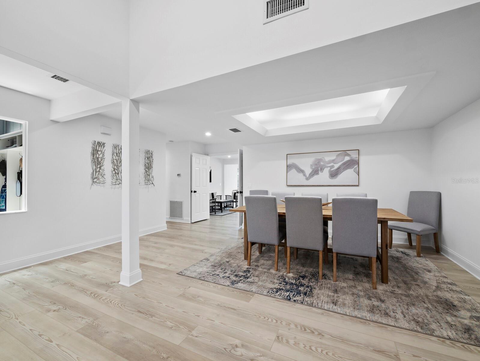 Image 5 of 57 For 2155 Harbourside Drive 804