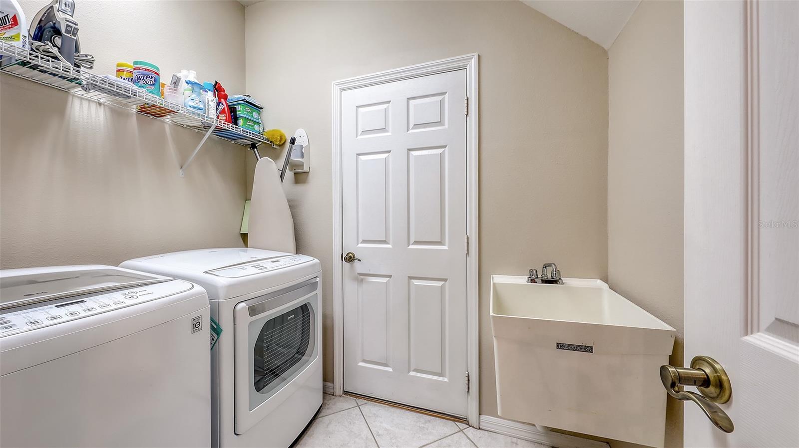 Image 30 of 74 For 7915 Kavanagh Court