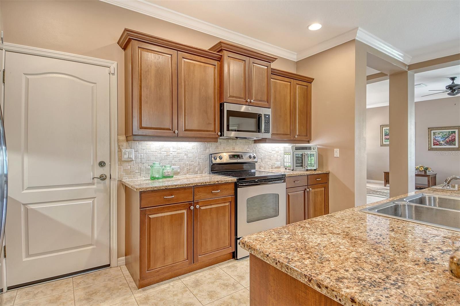 Image 7 of 50 For 6214 45th Lane E