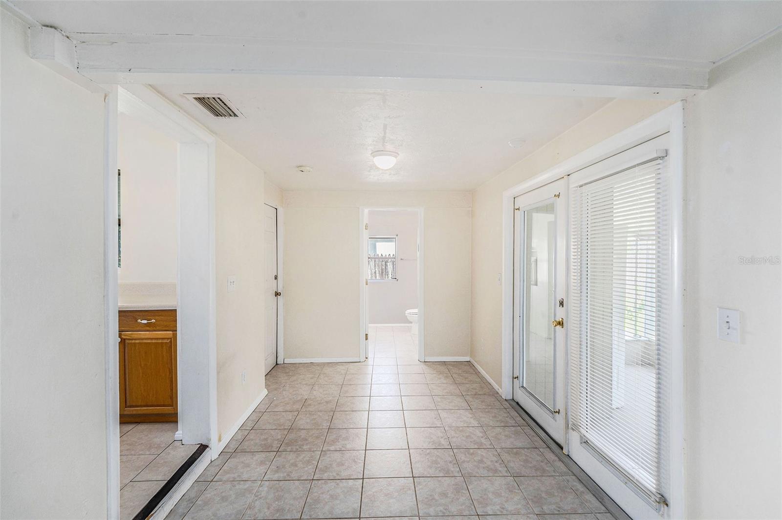 Image 10 of 25 For 5028 Oxford Avenue N