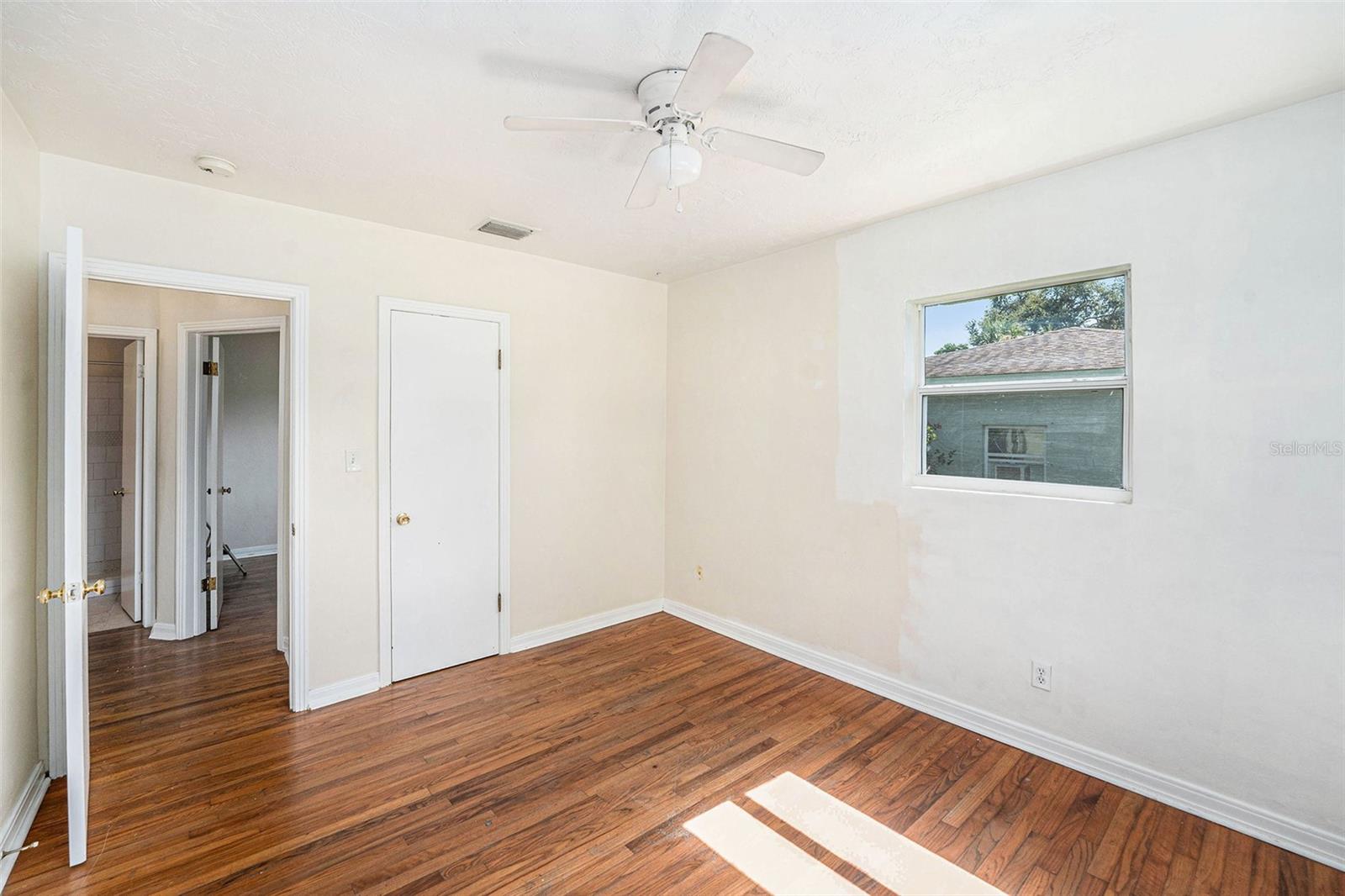 Image 15 of 25 For 5028 Oxford Avenue N