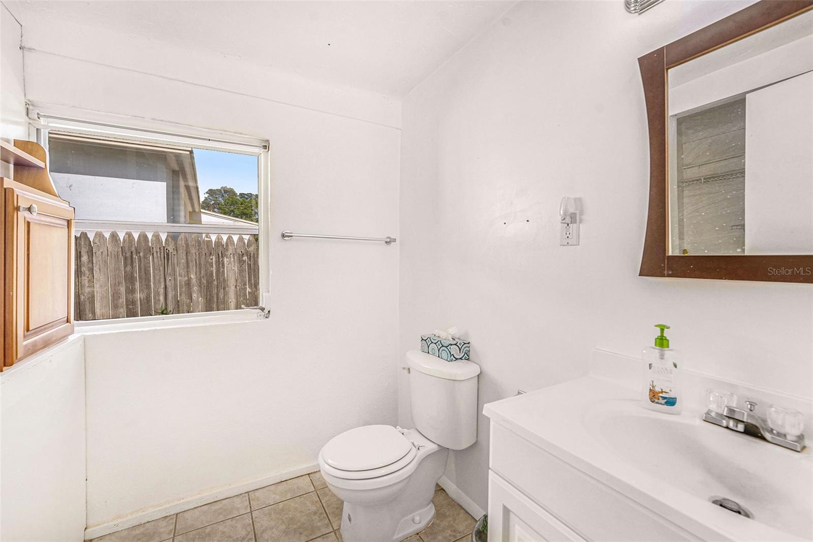 Image 16 of 25 For 5028 Oxford Avenue N