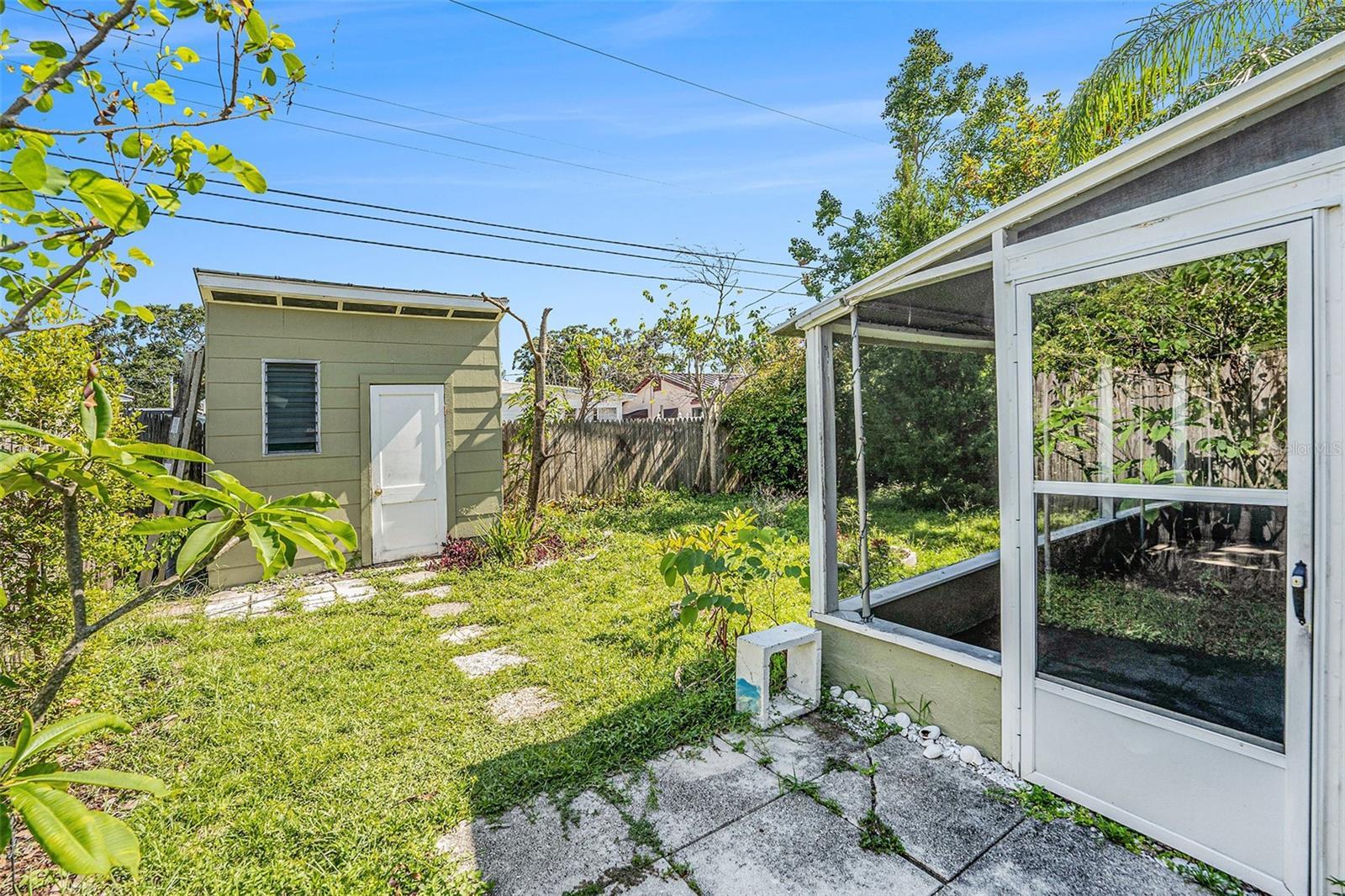 Image 20 of 25 For 5028 Oxford Avenue N