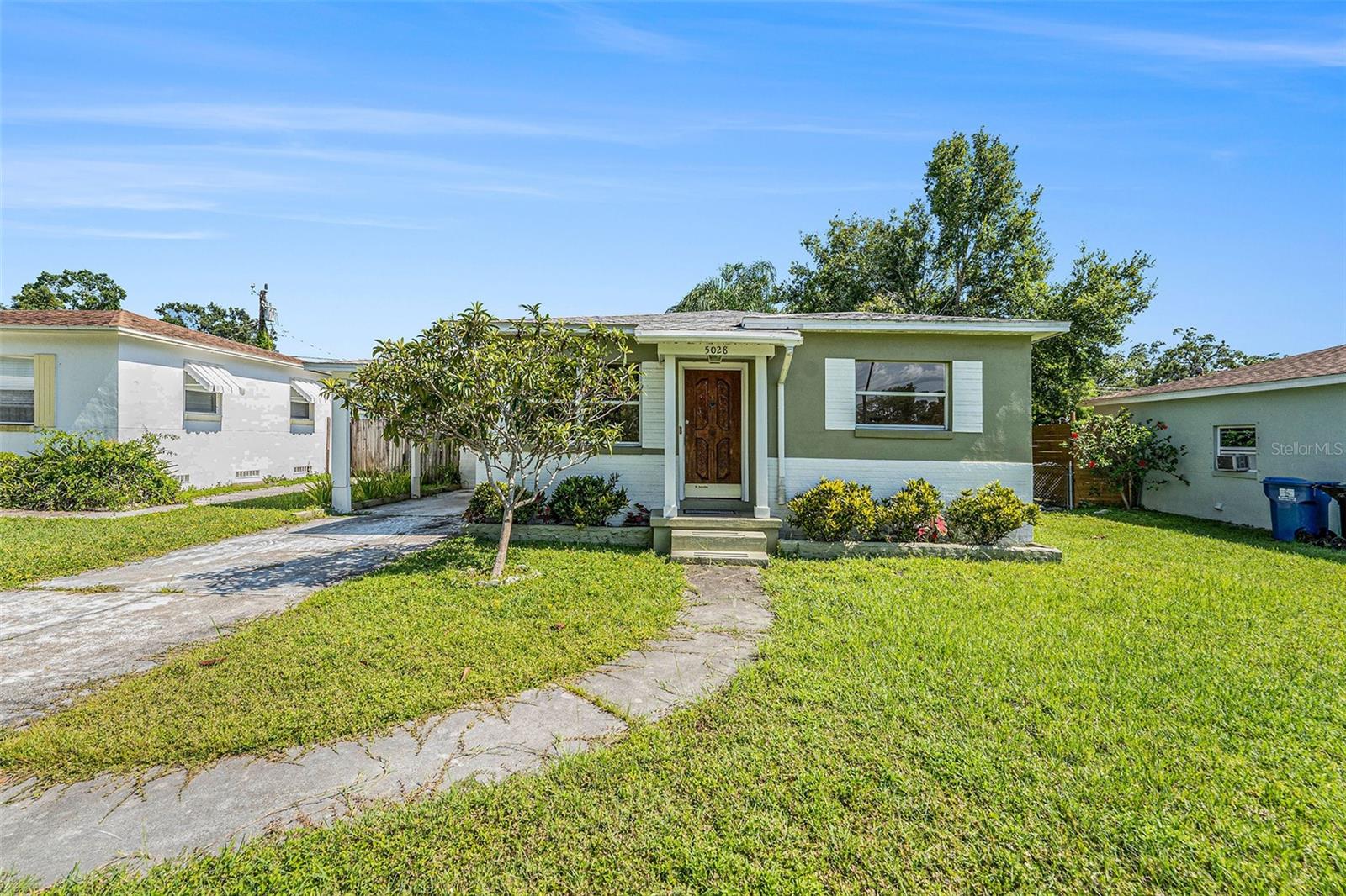 Image 3 of 25 For 5028 Oxford Avenue N