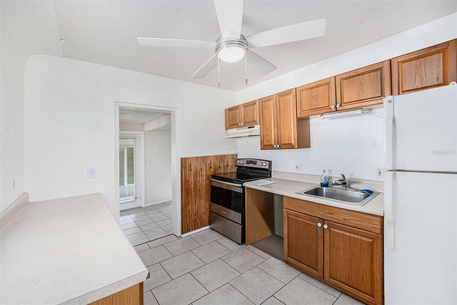 Image 6 of 25 For 5028 Oxford Avenue N