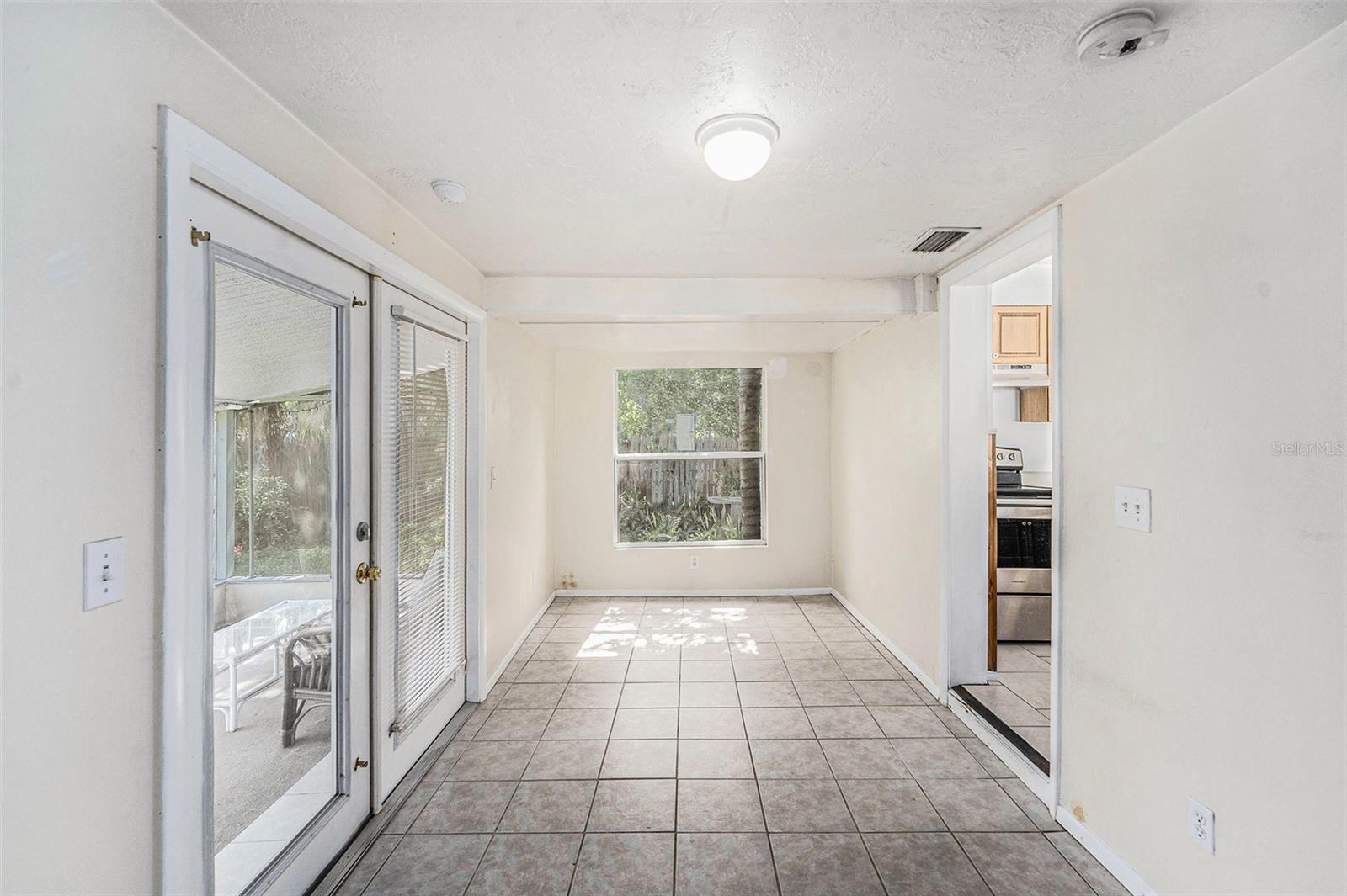 Image 9 of 25 For 5028 Oxford Avenue N