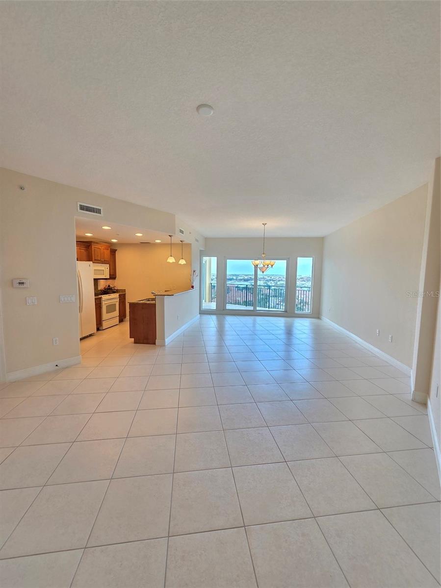 Image 3 of 11 For 501 Haben Boulevard 705