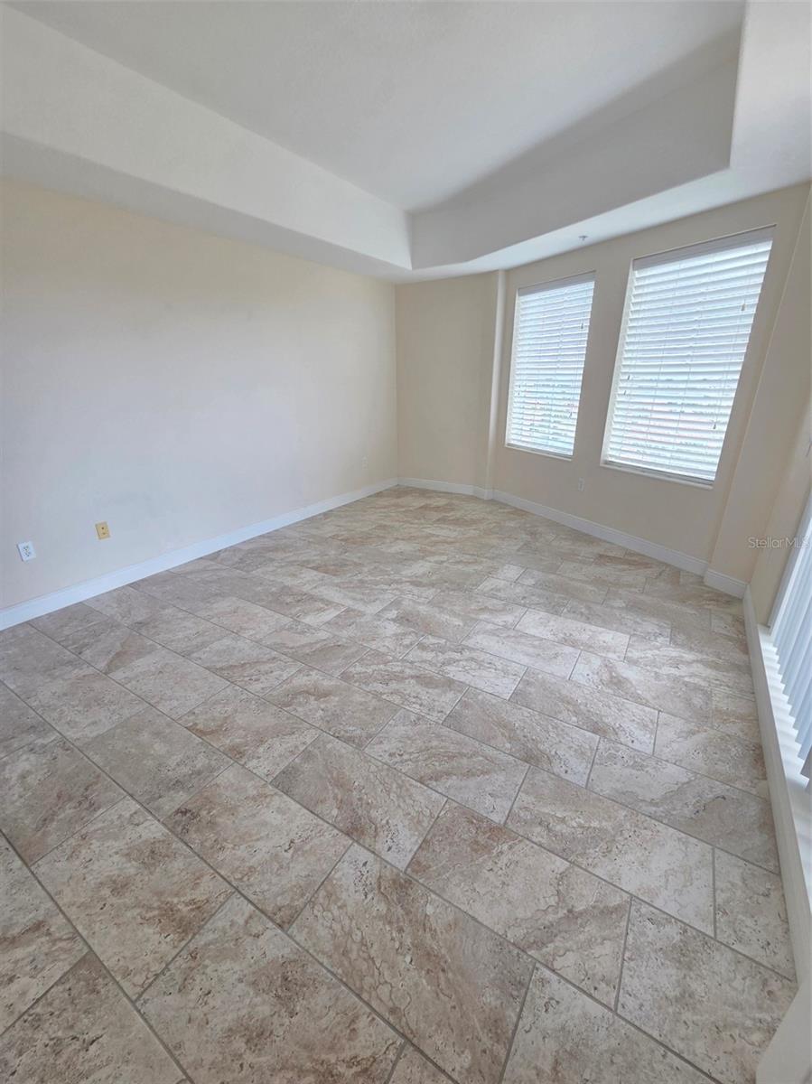 Image 5 of 11 For 501 Haben Boulevard 705