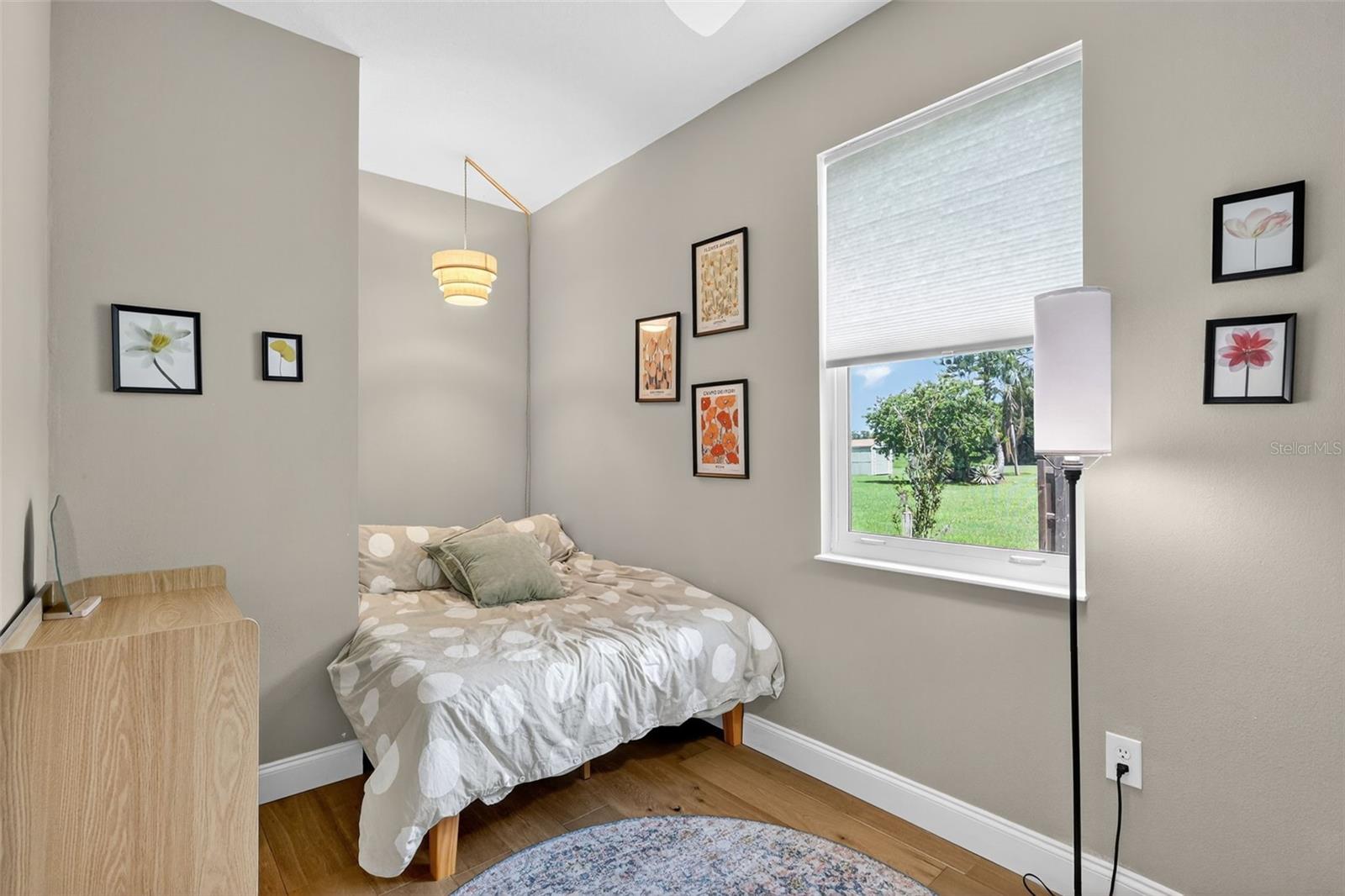 Image 15 of 51 For 13640 2nd Avenue E