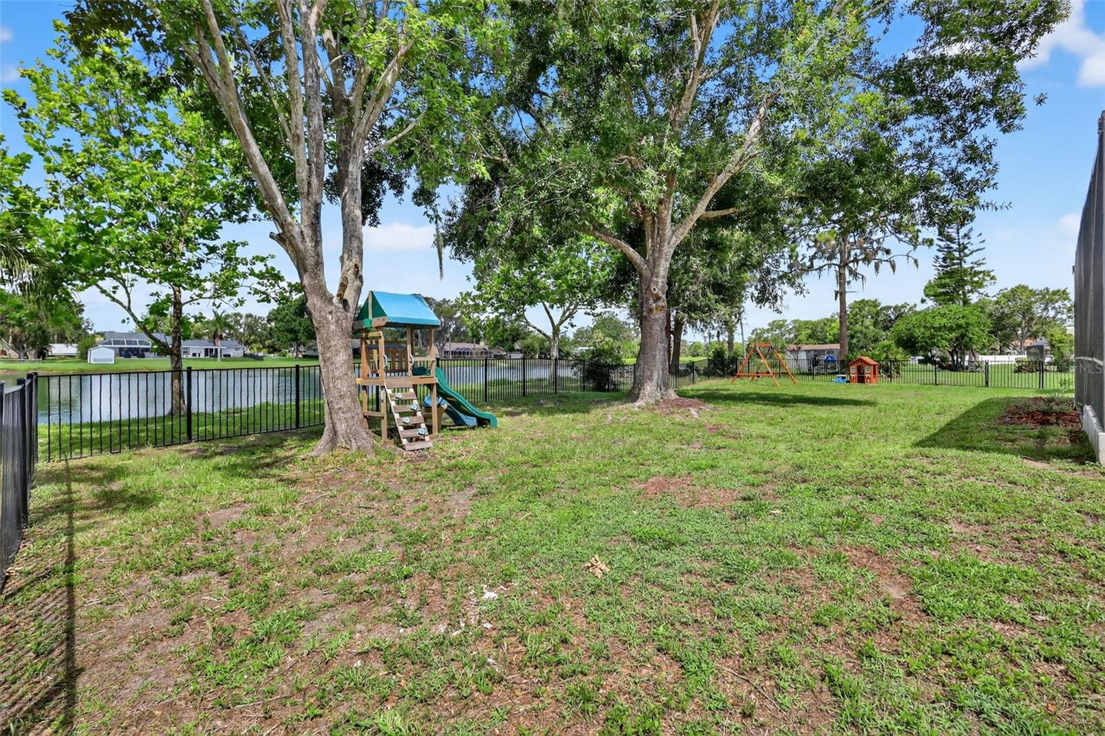 Image 36 of 51 For 13640 2nd Avenue E