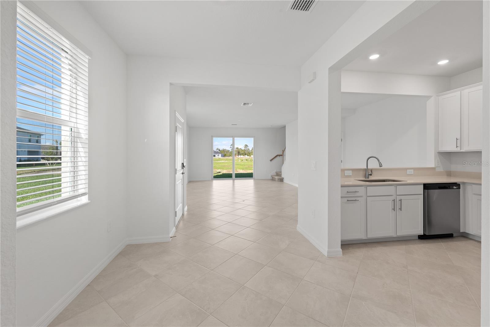 Image 11 of 63 For 14975 White Pearl Road