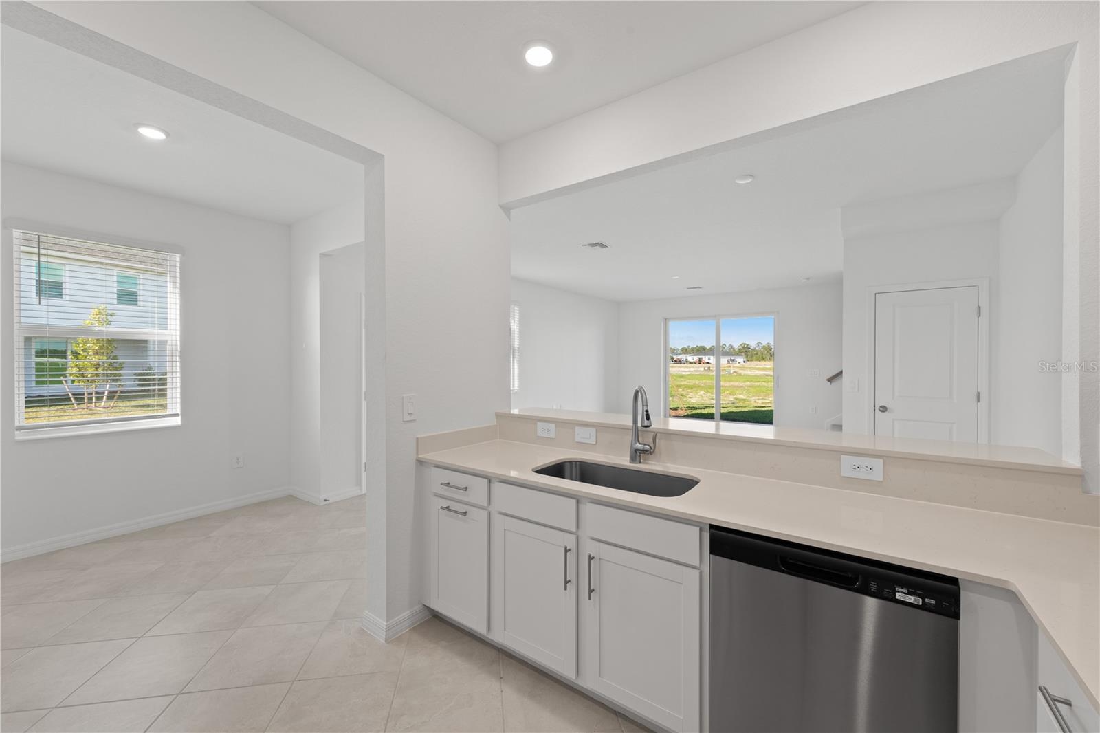 Image 16 of 63 For 14975 White Pearl Road