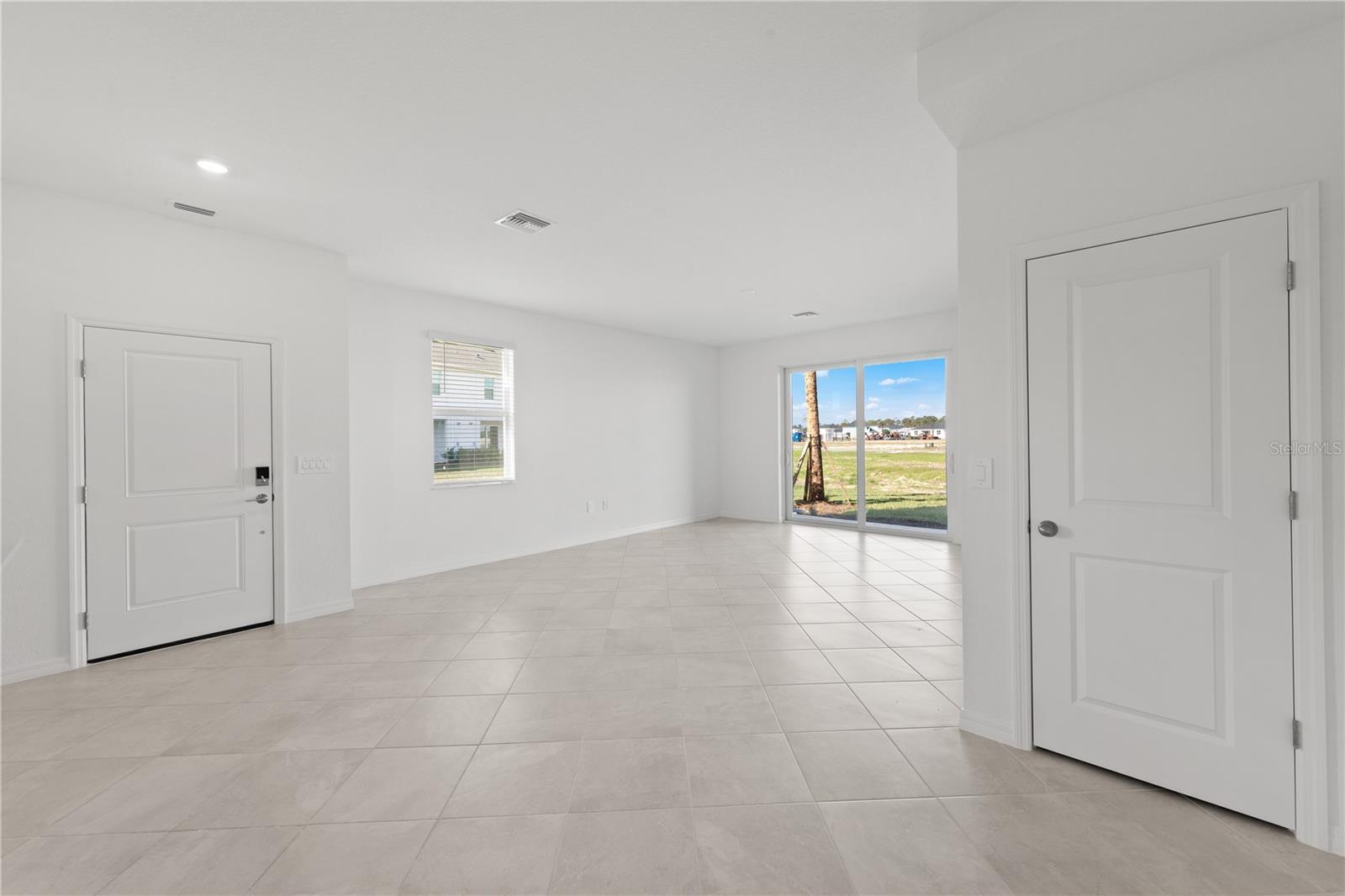 Image 22 of 63 For 14975 White Pearl Road