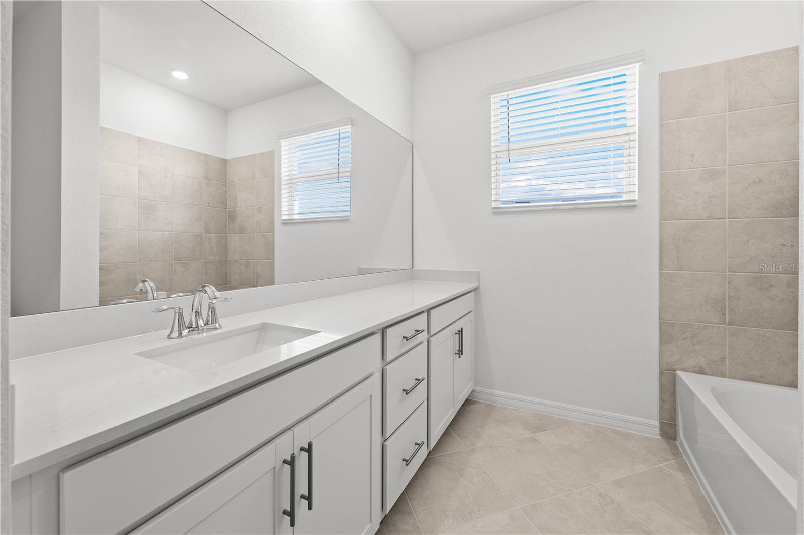 Image 31 of 63 For 14975 White Pearl Road